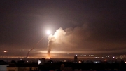 Fuego de misiles visto desde Damasco, Siria, el 10 de mayo de 2018. Omar Sanadiki / Reuters