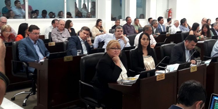 Diputados UCR: “los cambios en el nivel terciario deben realizarse con los docentes adentro”