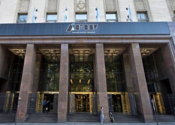 La recaudación de agosto subió 33,5% impulsada por Ganancias y Bienes Personales