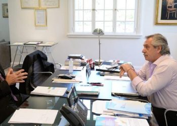 Capitanich en teleconferencia con Alberto Fernández: “vamos a una etapa con el corazón puesto en la responsabilidad y con la seguridad de que entre todos vamos a salir adelante”