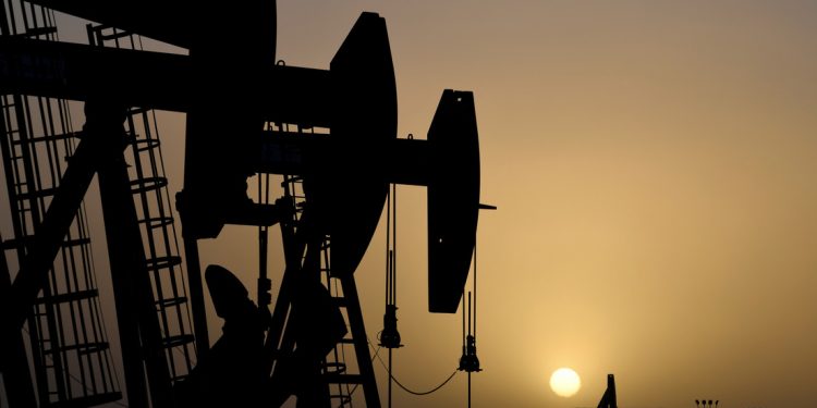 Petróleo: El precio del Brent sube más del 9% y el del WTI se recupera un 14%