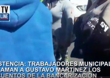 RESISTENCIA: TRABAJADORES MUNICIPALES RECLAMAN A GUSTAVO MARTÍNEZ DESCUENTOS