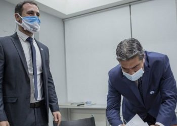 Capitanich firmó un convenio con la UNCAUS para que estudiantes de medicina puedan realizar sus prácticas junto al ministerio de salud