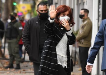 Piden que se reabra la causa de las escuchas ilegales a Cristina Kirchner y Oscar Parrilli