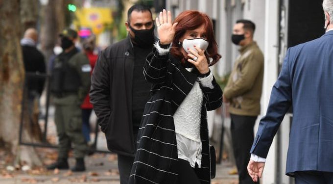 Piden que se reabra la causa de las escuchas ilegales a Cristina Kirchner y Oscar Parrilli