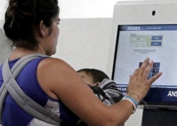 Hoy cobran el IFE los beneficiarios de la AUH con DNI terminado en 5