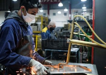 El PBI cayó 5,4% en el primer trimestre y la desocupación subió hasta el 10,4%