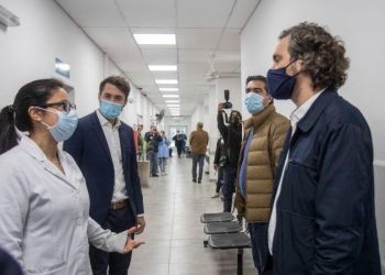 Capitanich y Cafiero supervisaron la situación del barrio Toba y el funcionamiento del hospital de Fontana