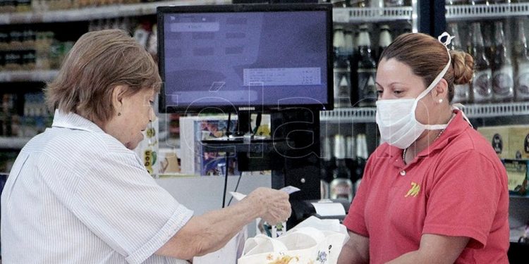 La actividad económica bajó 20,6% interanual en mayo y creció 10% respecto a abril