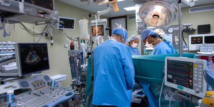 Una mujer sobrevive tres días con el corazón parado