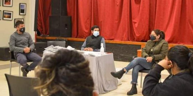 Magda Ayala a los productores isleños: “No los vamos a dejar solos”