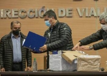 Capitanich abrió los sobres de la licitación para las obras del acceso al puerto Las Palmas