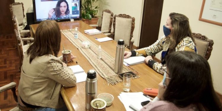 Formación en perspectiva de géneros: representantes de municipios participaron del primer taller