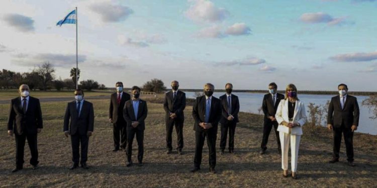 Fernández:”Quiero acercar el poder al interior del país y que Dios no atienda sólo en Buenos Aires”