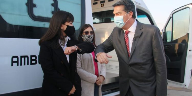 El gobierno presentó 23 nuevas ambulancias y se aproxima a la meta de 250 activas