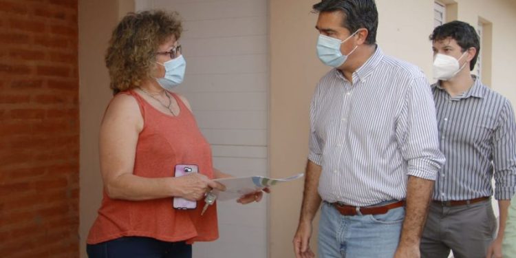 Capitanich entregó 21 viviendas en Fontana y destacó la reactivación del sector de la construcción