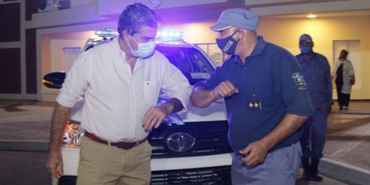Capitanich entregó equipamiento y llamó a fortalecer la capacidad institucional de los municipios en vísperas del 85° aniversario de Taco Pozo