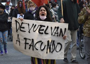 Mediante una pericia hallan fotos del DNI de Facundo en el teléfono de una policía de Buratovich