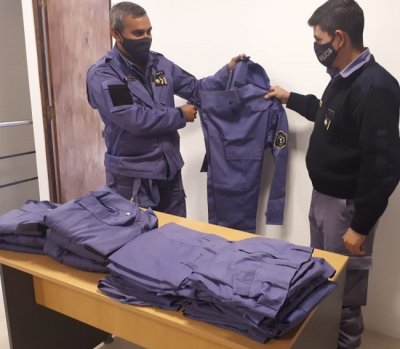 Entregaron indumentaria policial a efectivos del interior