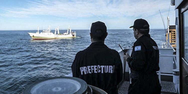 Espeluznante: Argentina pierde al menos US$ 2 mil millones por año a causa de la pesca ilegal
