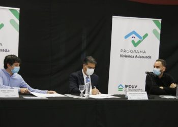 Capitanich presentó un nuevo programa de créditos para refaccionar viviendas y motorizar el comercio local