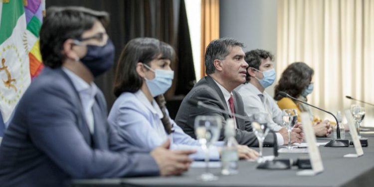 El gobernador presentó el segundo tramo de la línea de préstamos para refacciones de viviendas con la Tarjeta Tuya