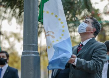 Capitanich destacó la representatividad de la identidad chaqueña en el 13° Aniversario de la Bandera Provincial