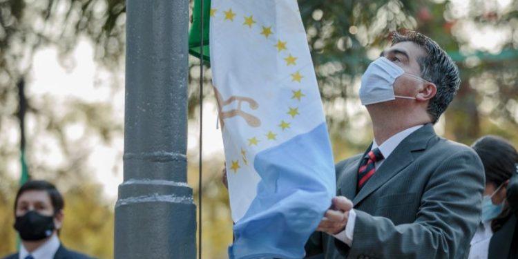 Capitanich destacó la representatividad de la identidad chaqueña en el 13° Aniversario de la Bandera Provincial