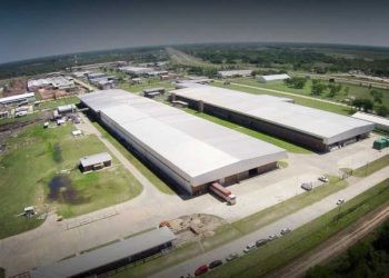 Santana Textil invertirá 12 millones de dólares en su planta de Puerto Tirol para duplicar su producción
