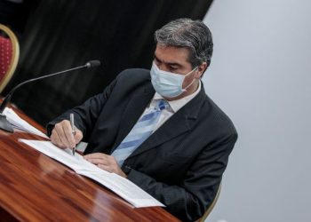 “Sin industria no hay nación”, aseguró Capitanich tras entregar créditos y promociones industriales a empresas chaqueñas