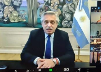 “Qué era más importante: ¿preservar trabajo o comprar 200 dólares por mes?”, se preguntó Fernández