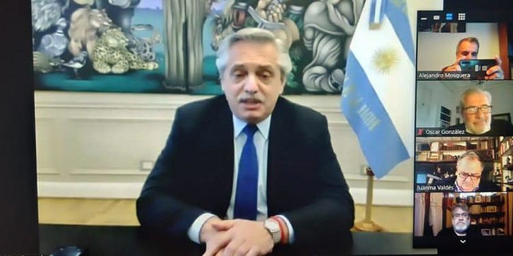 “Qué era más importante: ¿preservar trabajo o comprar 200 dólares por mes?”, se preguntó Fernández