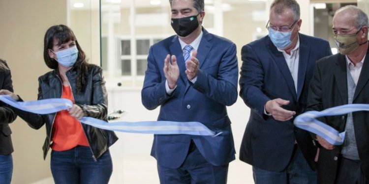 Aniversario de Castelli: Capitanich inauguró pavimento urbano y anunció obras estratégicas