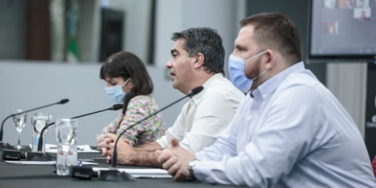 Capitanich encabezó el 1° congreso virtual de Concejales del Chaco: “ustedes tienen la responsabilidad de hacer de cada municipio el epicentro de la democracia”