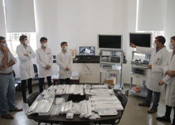 Hospital Perrando: Capitanich entregó equipos de alta tecnología para mejorar técnicas quirúrgicas