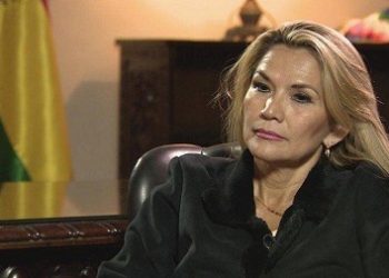 Cuando le sirve la democracia: Jeanine Áñez, candidatura para elecciones regionales de Bolivia