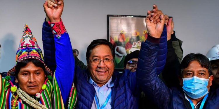 En primera vuelta: Áñez felicita a candidato del MAS su triunfo en elecciones de Bolivia