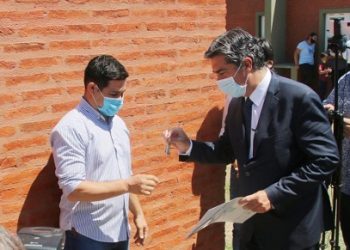 Capitanich entregó viviendas y habilitó una nueva red de agua en Lapachito