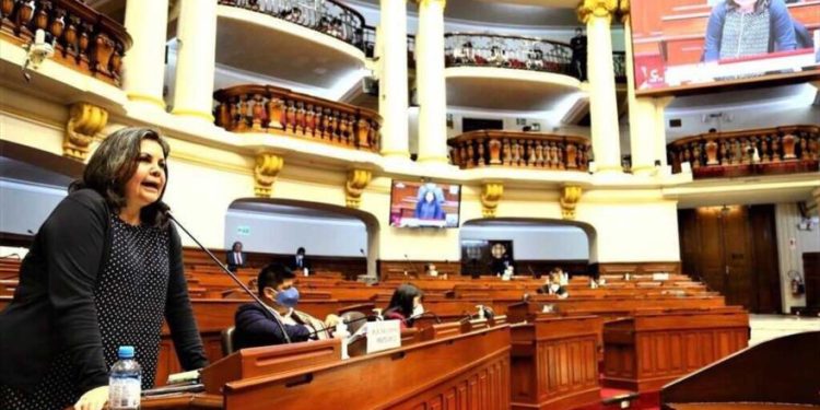 El Congreso de Perú no logra designar al presidente del país