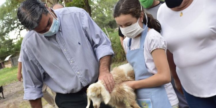 Capitanich firmó un convenio con la asociación civil “Somos Iguales” para que niños, niñas y adolescentes puedan participar de actividades en una granja educativa