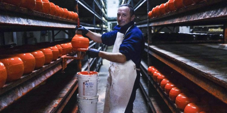 Del vaciamiento a la consolidación: la lucha de una cooperativa láctea que cumple ocho años