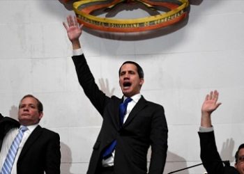 De terror: Guaidó se autoproclama otra vez presidente y jefe del Parlamento