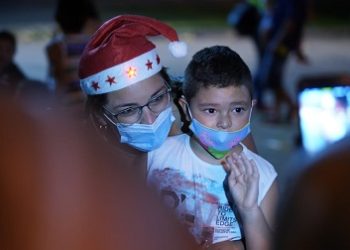 Magda Ayala junto a Papá Noel: “No hay nada más hermoso que ver a nuestros niños felices”