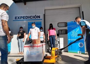 Operativo Vacunación: Llegaron a la provincia las primeras dosis de la vacuna Sputnik V