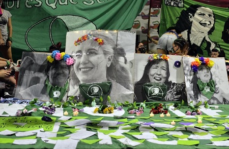 Ya es ley el aborto voluntario en Argentina