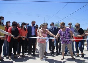 Capitanich y Katopodis inauguraron más cuadras de pavimento en Barranqueras
