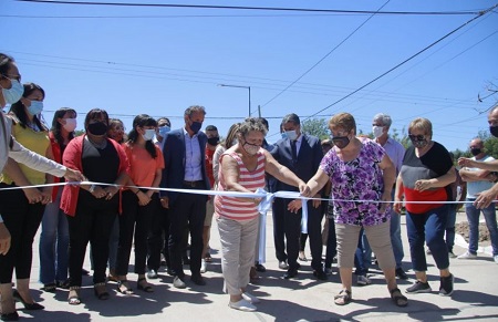 Capitanich y Katopodis inauguraron más cuadras de pavimento en Barranqueras