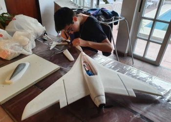 Joven chaqueño aprovechó la pandemia y construyó avión de ala única