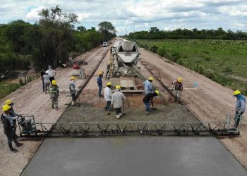 Avanza la pavimentación del acceso a Colonia Aborigen