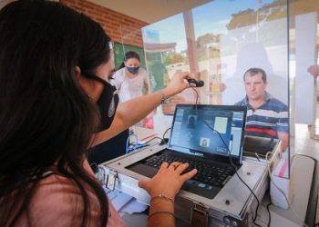 El Gobierno realizó un operativo de regularización de DNI en la localidad de Fontana